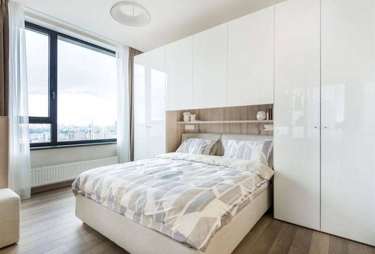 Ліжко для маленької спальні - як вибрати зручну модель і заощадити простір