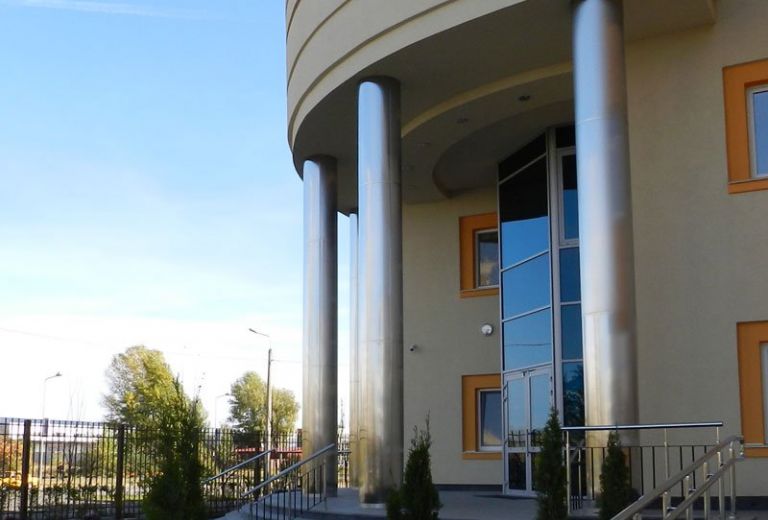 Отделка колонн нержавейкой