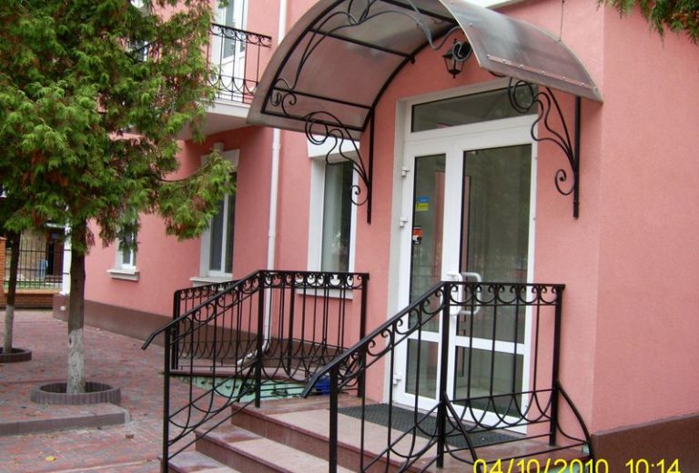 Ковані вироби для приватної поліклініки