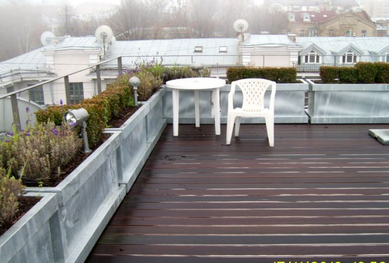 Вазоны металлические для террасы