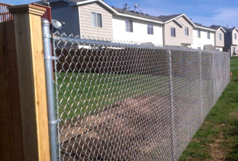 Бюджетный забор из сетки