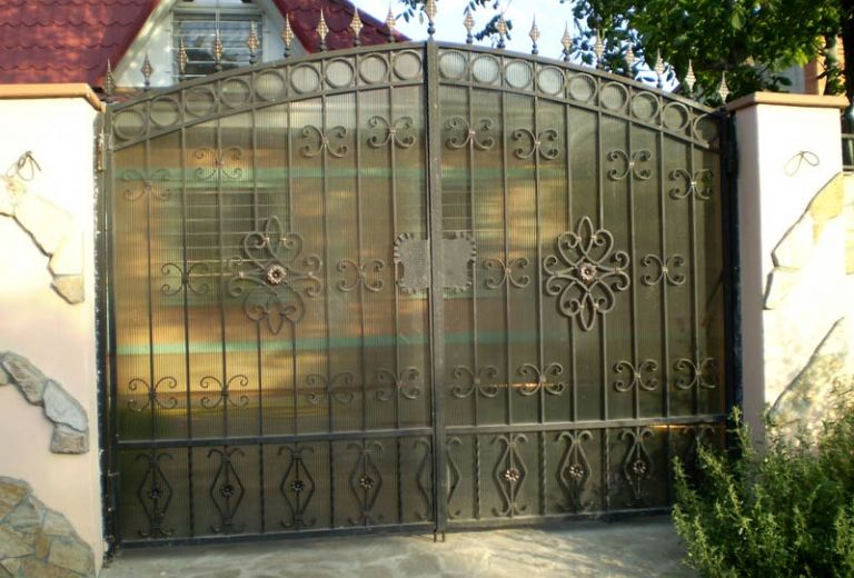 Вибір воріт для ділянки