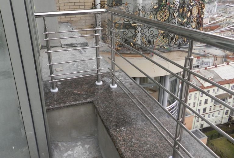 Сходові поручні з нержавіючої сталі Сходові поручні з нержавіючої сталі