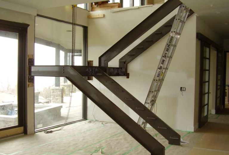 Металевий каркас для сходів