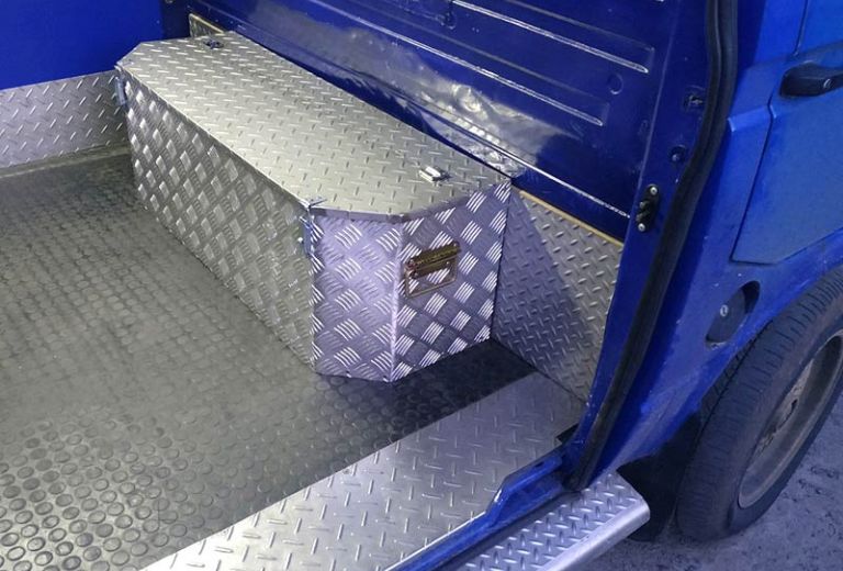 Ящик автомобильный для инструмента - нержавеющий