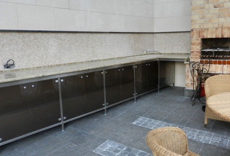 Стіл для барбекю з нержавіючої сталі