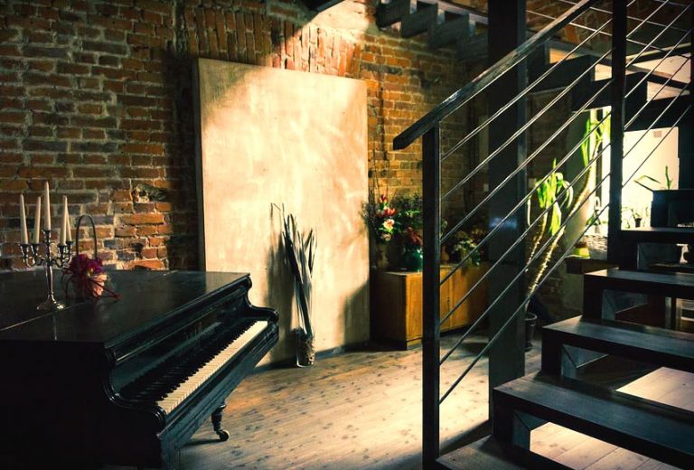 Какие бывают лестницы на второй этаж