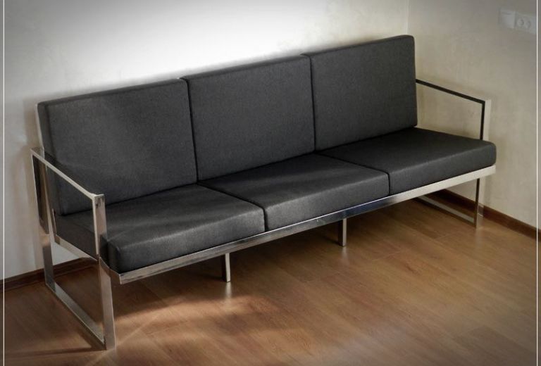 Диван для офиса в стиле хай тек