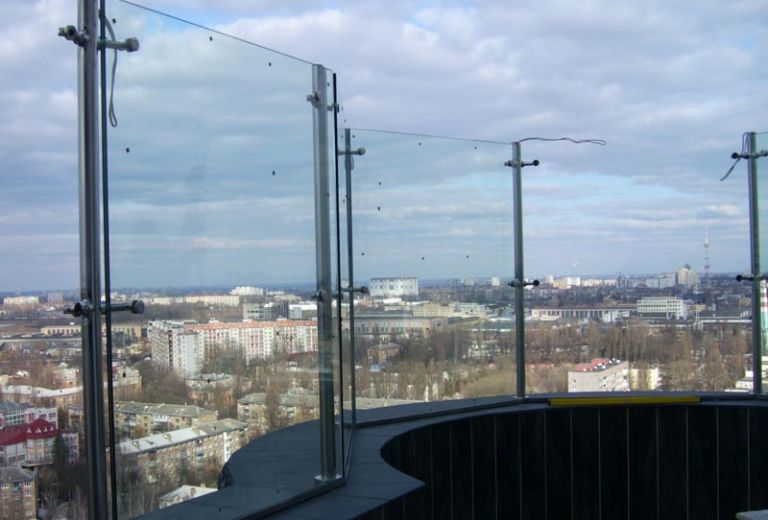 Стеклянные ограждения террас