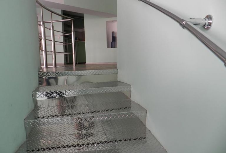 Ступени из нержавеющей стали