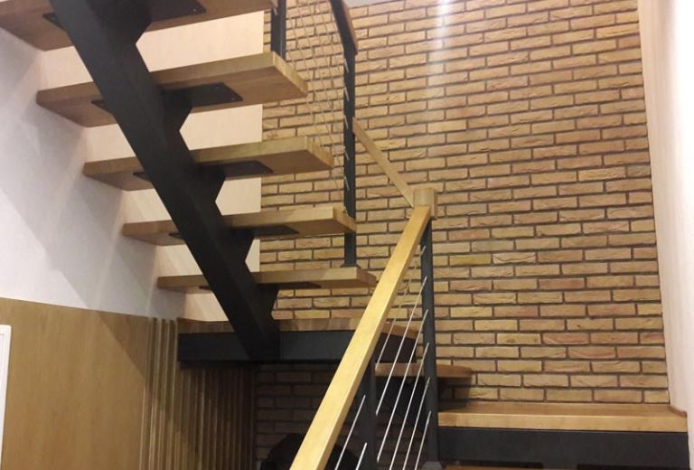 Сходи в квартирі в стилі лофт