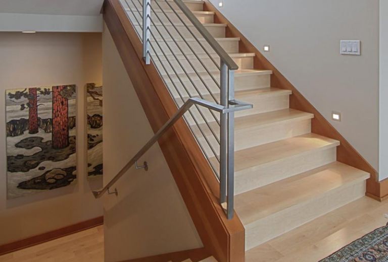 Выбор материала для отделки лестницы