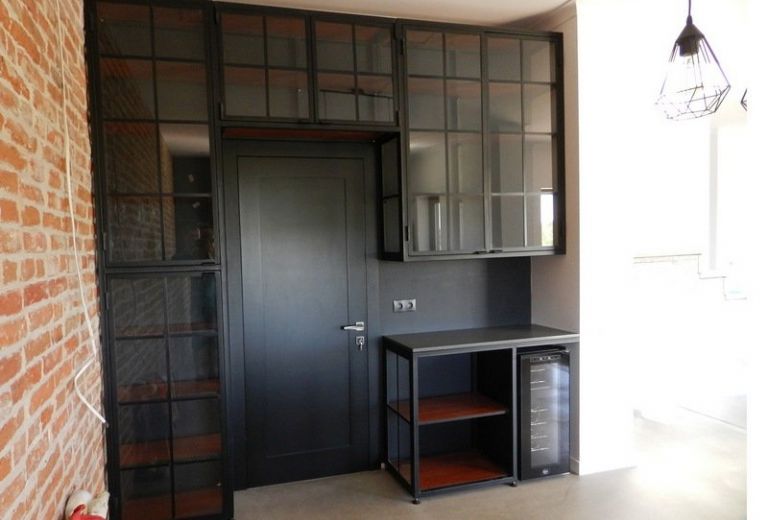 Шафа в стилі лофт