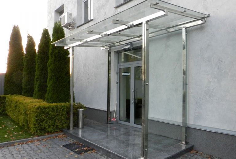 Навіс з нержавіючої сталі і скла